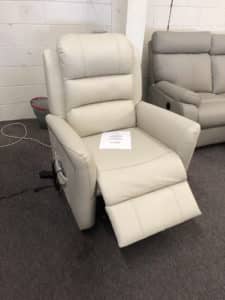 R3169 electric lift recliner in C3003 leather